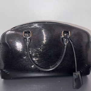 Louis Vuitton Pont-Neuf Epi Black Patent Leather Satchel